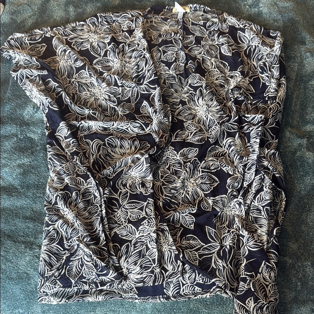 Floral Print cover in navy and White